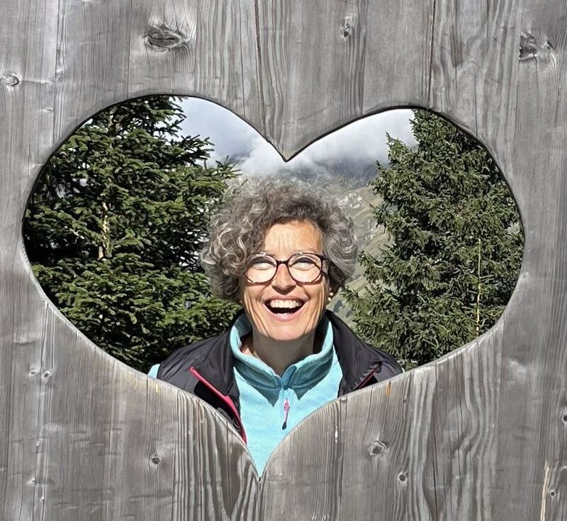 Uschi im Herzbaum